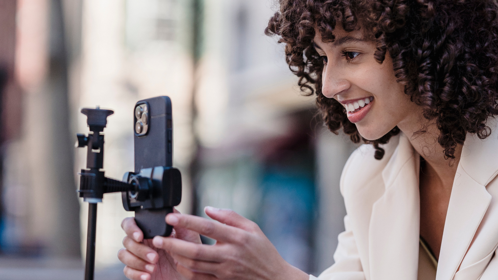 Auf LinkedIn gibt es jetzt einen Video-Feed! So kann die Funktion genutzt werden